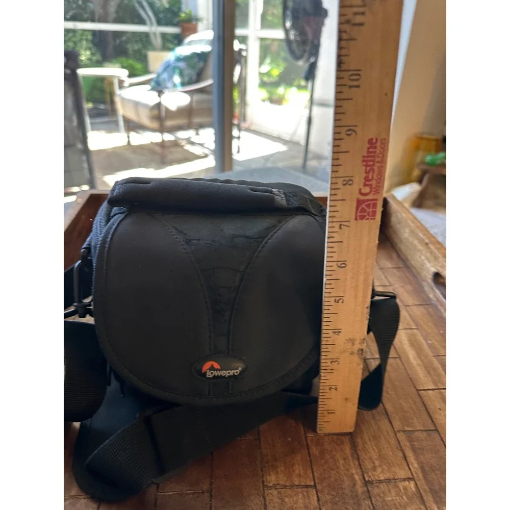 Lowepro Camera Bag Black Padded Shoulder Strap All Weather Cover Organizer Case